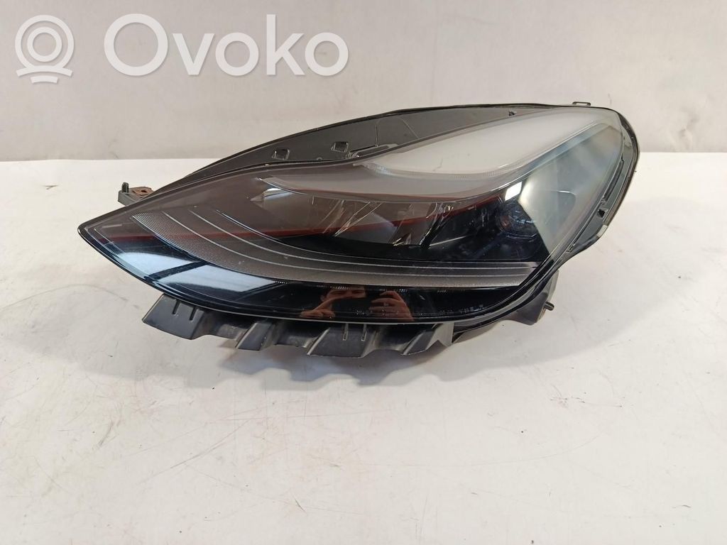 Tesla Model 3 Far