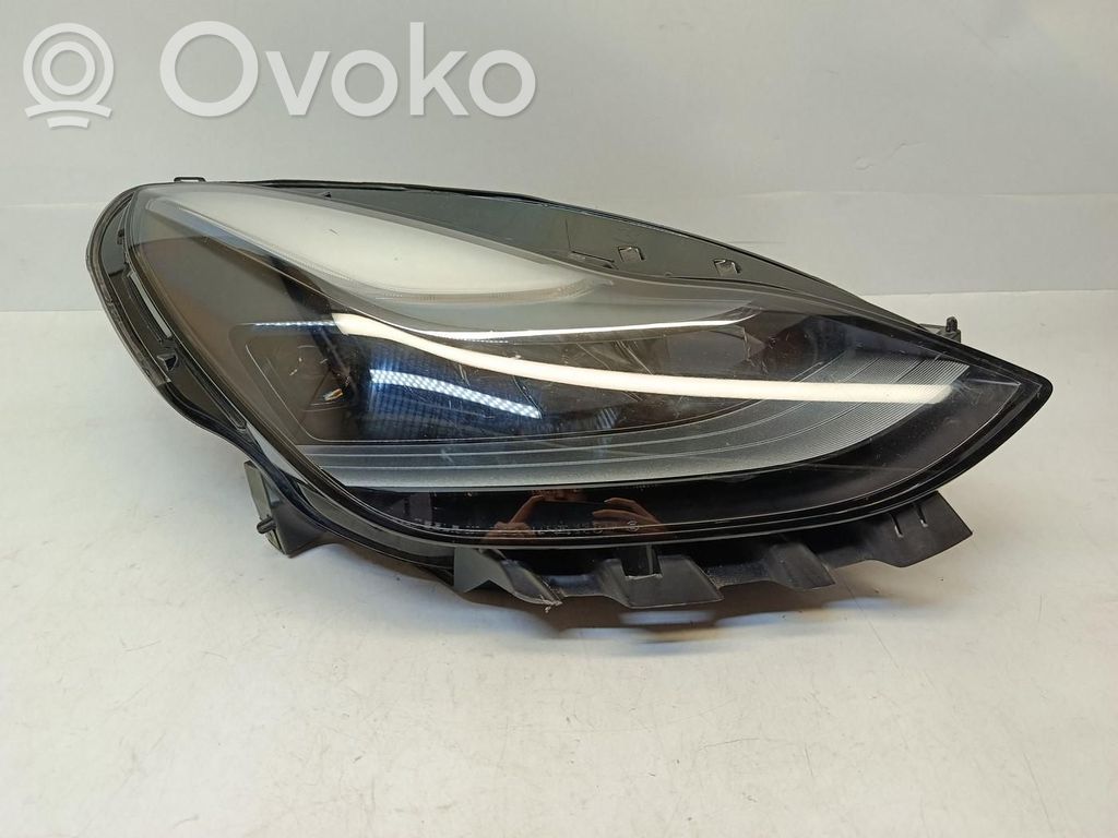 Tesla Model 3 Lampa przednia 