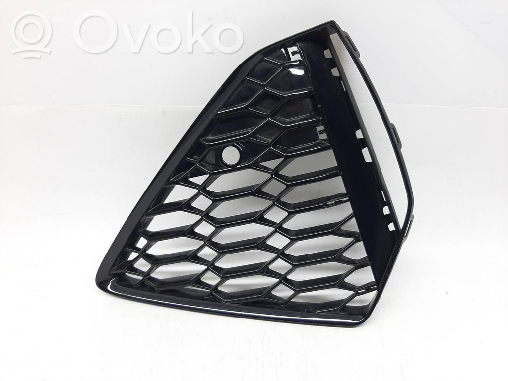Audi RS6 C8 Rejilla inferior del parachoques delantero