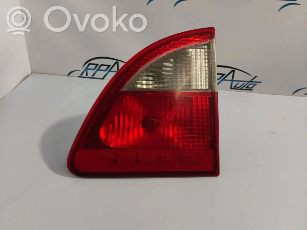 Ford Galaxy Aizmugurējais lukturis pārsegā 