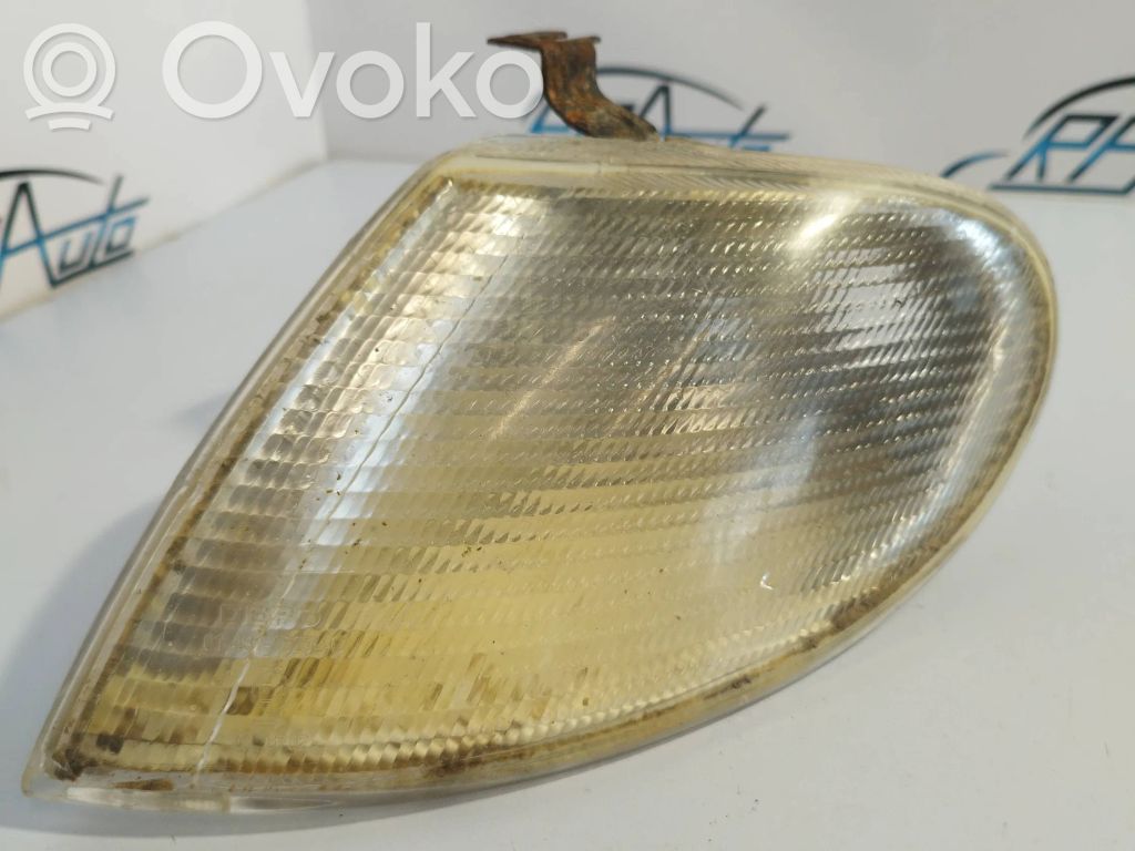 Ford Galaxy Front indicator light 