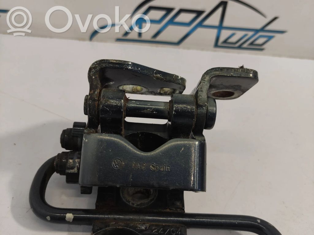 Volkswagen Golf V Zawias dolny drzwi tylnych 
