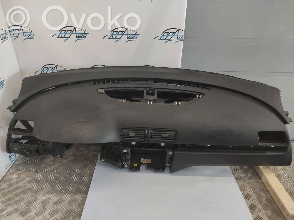 Volkswagen PASSAT B6 Panelė 