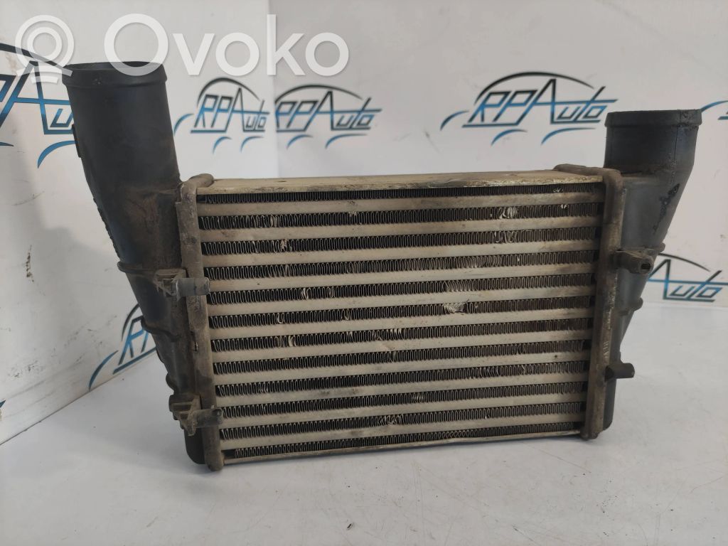 Volkswagen PASSAT B5 Interkūlerio radiatorius 