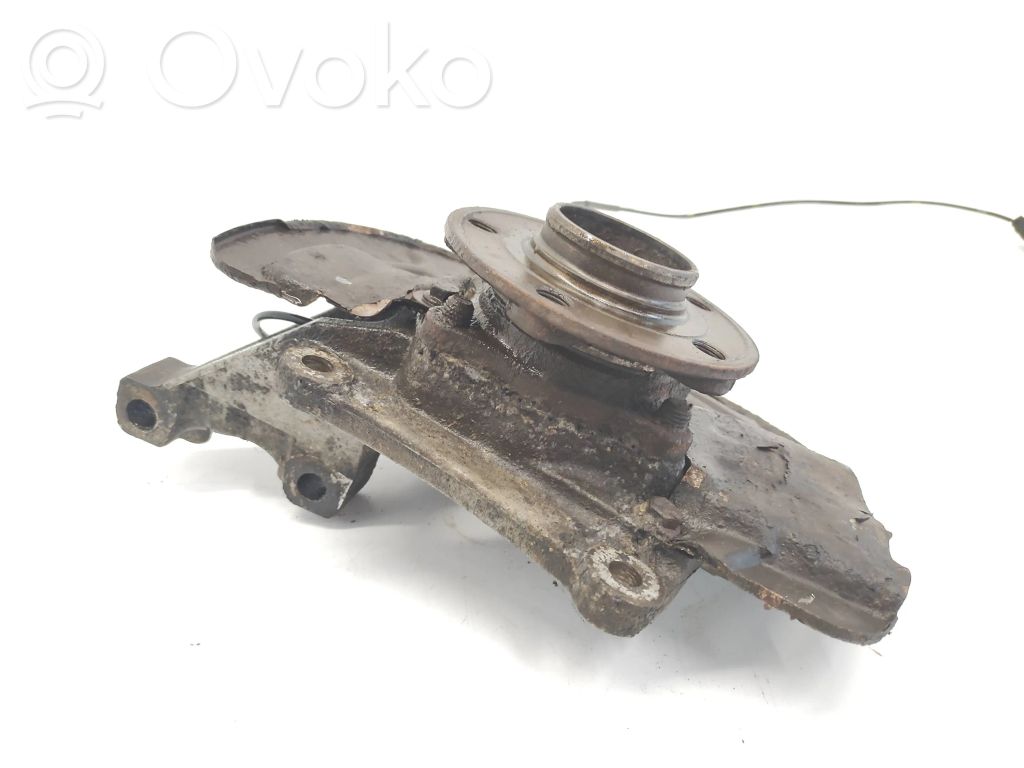 Volvo V70 Cubo de rueda delantera 