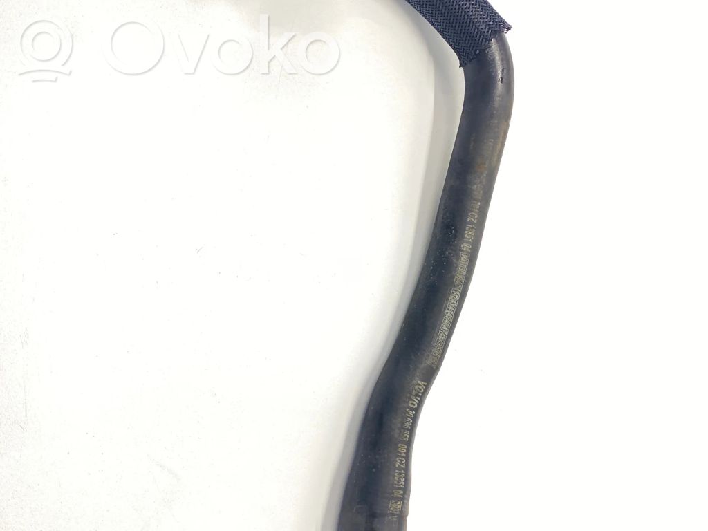 Volvo V70 Engine coolant pipe/hose 