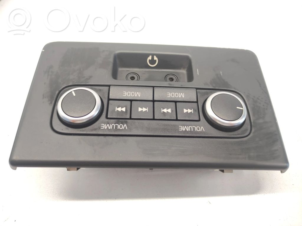 Volvo V70 Head unit multimedia control 