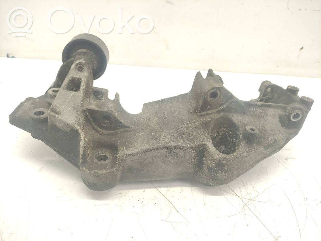 Generator/alternator bracket   8200527320,M9R780