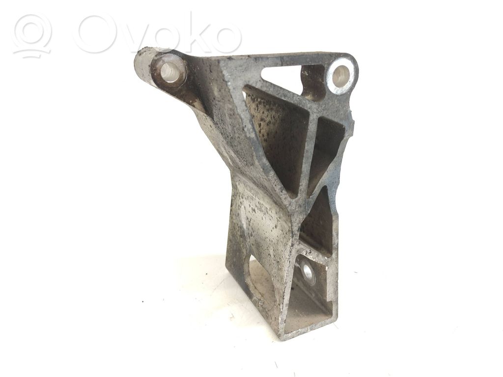 Volvo XC90 Gearbox mounting bracket 
