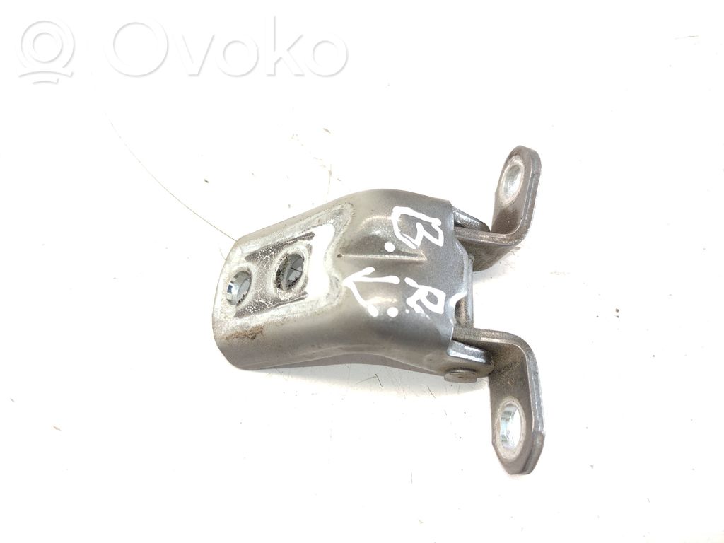 Nissan Qashqai Rear door lower hinge 
