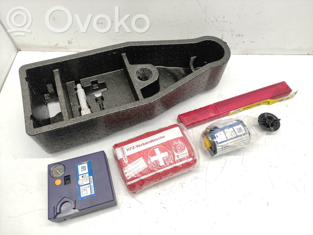 Opel Insignia A Įrankių komplektas 