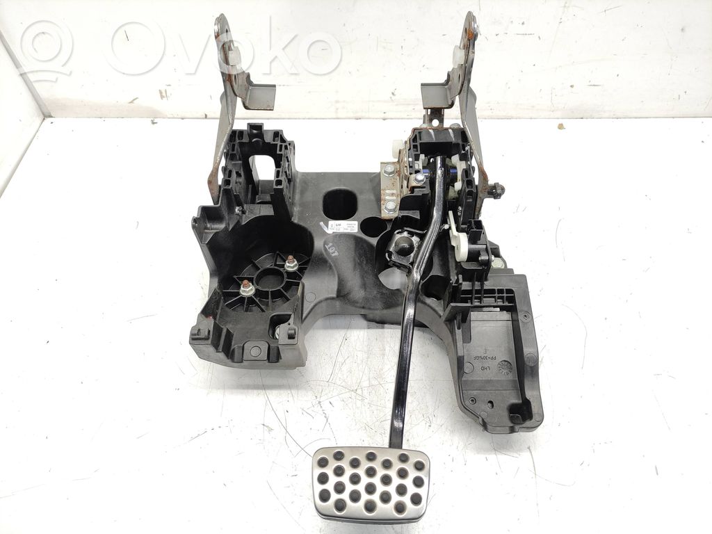 Conjunto de pedal   20995743,443735,120411,13331949