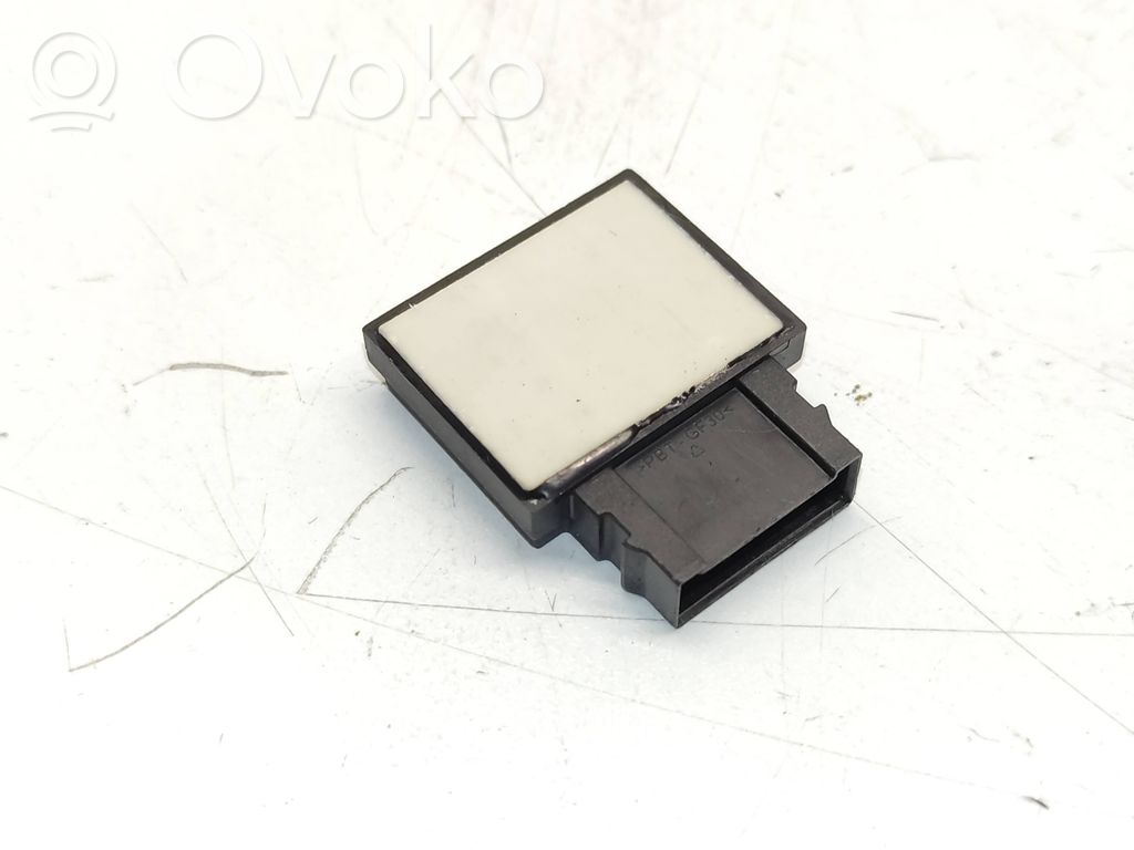 Interior temperature sensor   013231068,1098