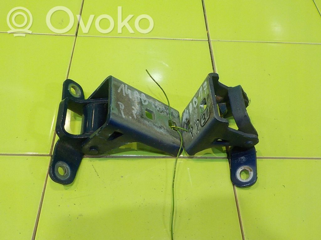 Opel Meriva B Front door upper hinge 