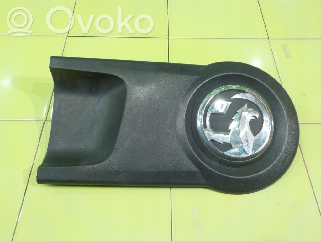 Opel Combo D Aizmugurē durvju dekoratīvā apdare (moldings) 