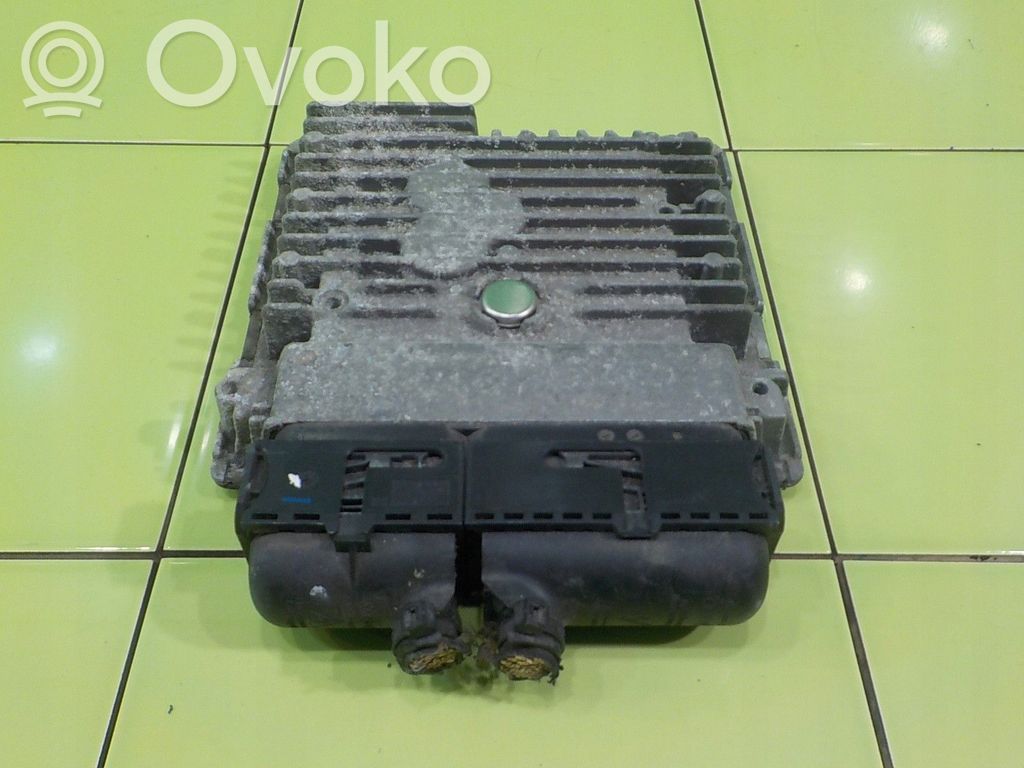 Volkswagen Golf VI Engine control unit/module 