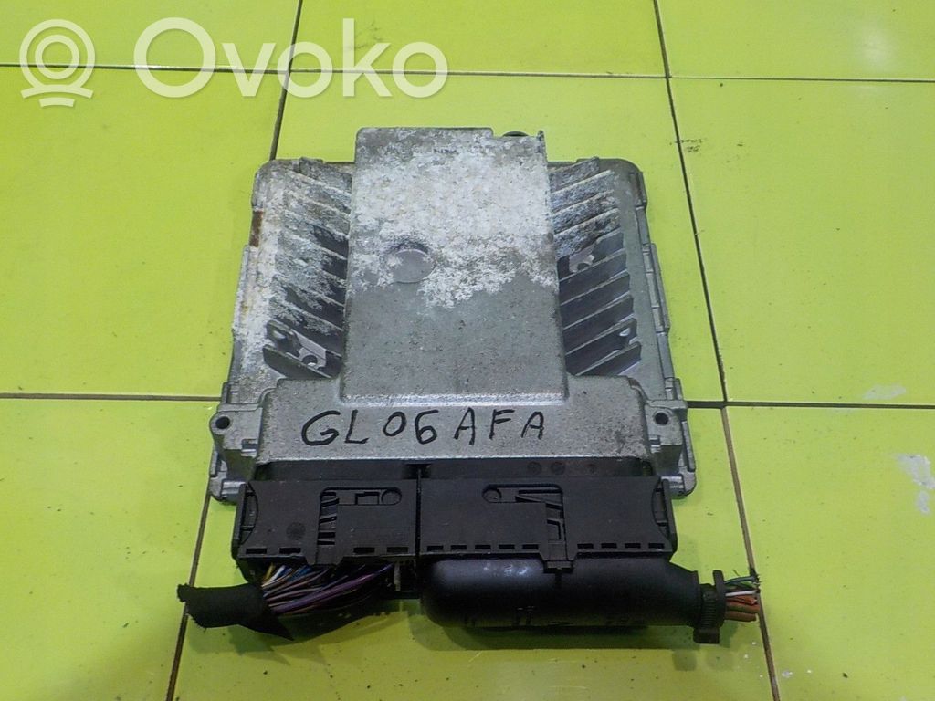 Volkswagen PASSAT B6 Engine control unit/module 