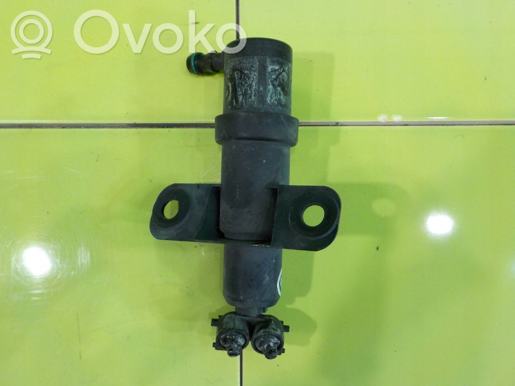 Headlight washer pump   PRZOD,PRAWY,UP105