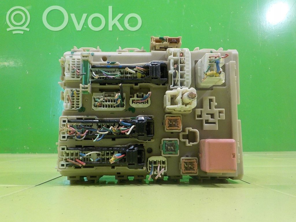 Toyota Avensis T270 Fuse box set 