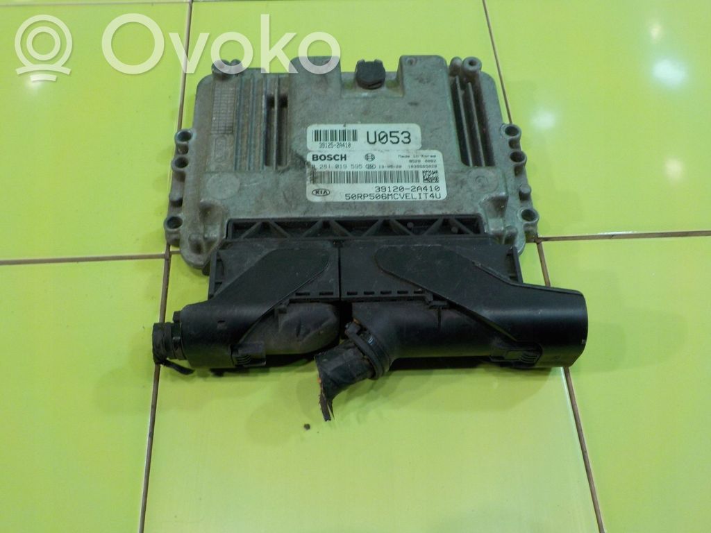 KIA Carens III Variklio valdymo blokas 