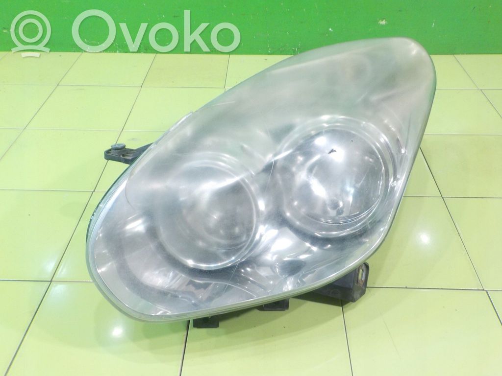 Opel Combo D Priekinis žibintas 