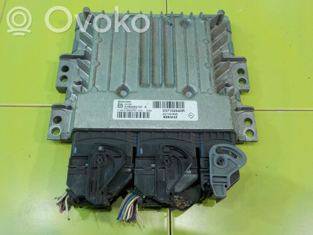 Dacia Duster Engine control unit/module 