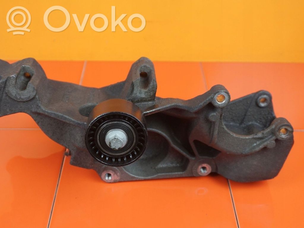 Renault Master III Engine mounting bracket 