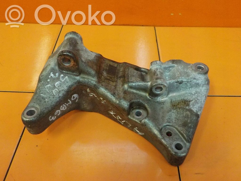 Engine mounting bracket   31401932,6MB60