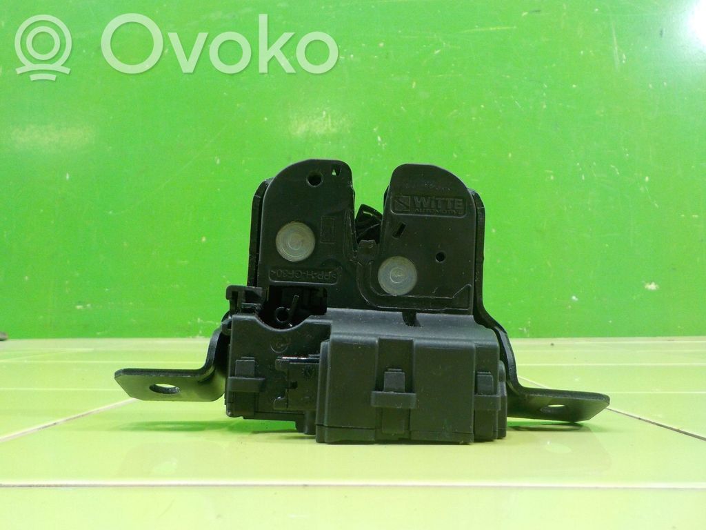 BMW 2 F22 F23 Zamek tylnej klapy bagażnika 