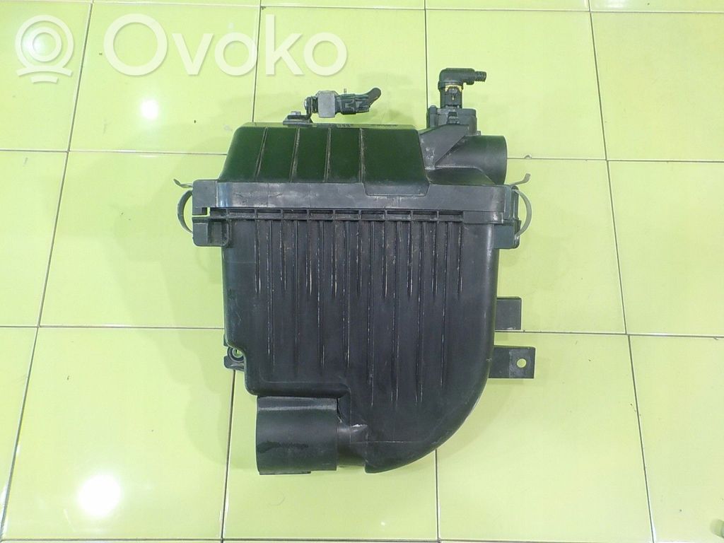 Suzuki Swift II Obudowa filtra powietrza 