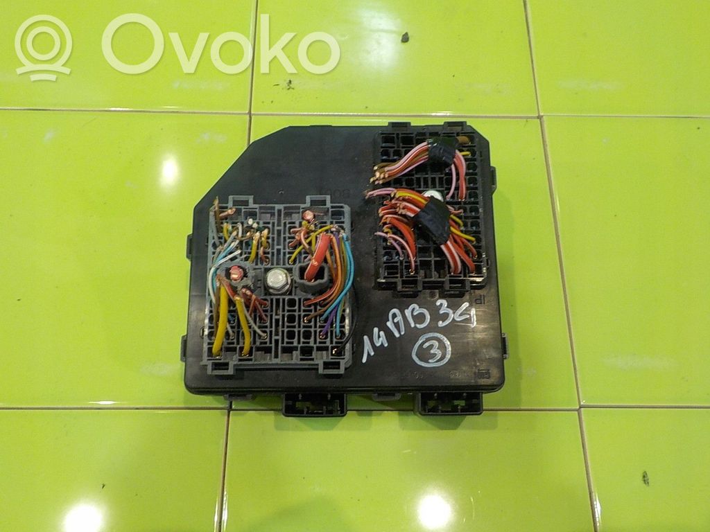 Opel Antara Juego de caja de fusibles 