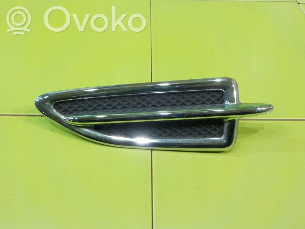 Ford Kuga II Etupyöräkotelon koristelista 