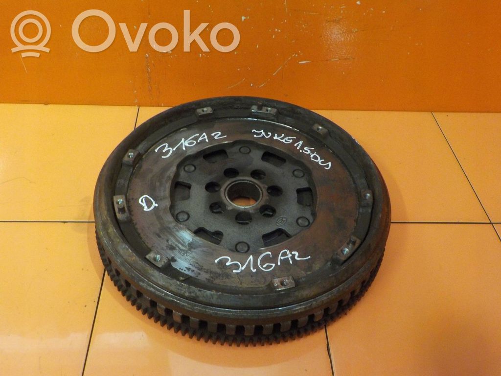 Nissan Juke I F15 Kaksoismassavauhtipyörä 