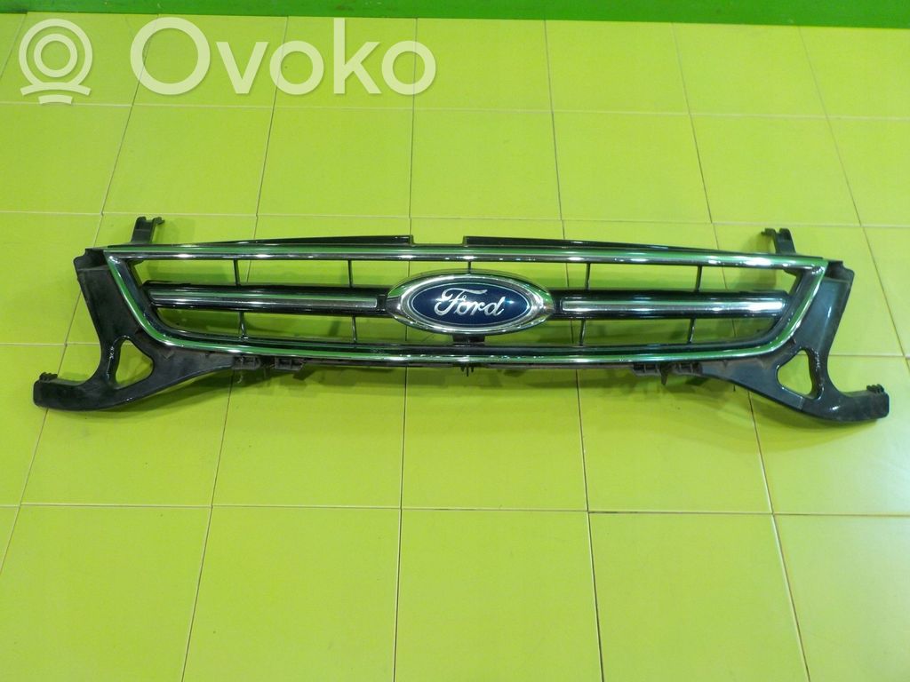 Ford Mondeo MK IV Maskownica / Grill / Atrapa górna chłodnicy 