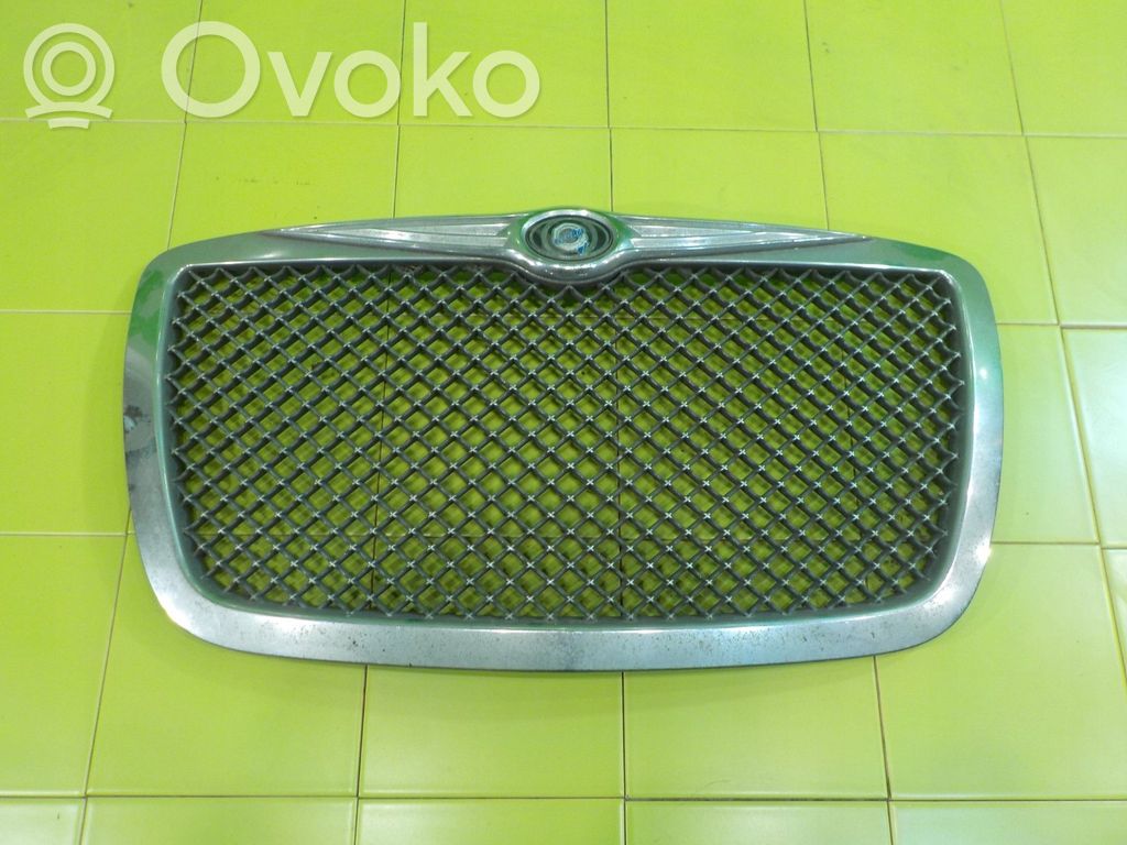 Chrysler 300 - 300C Augšējais režģis 
