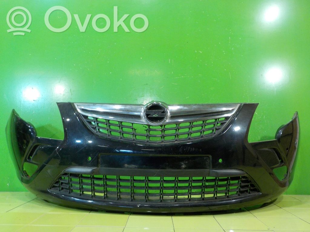 Opel Zafira C Zderzak przedni 