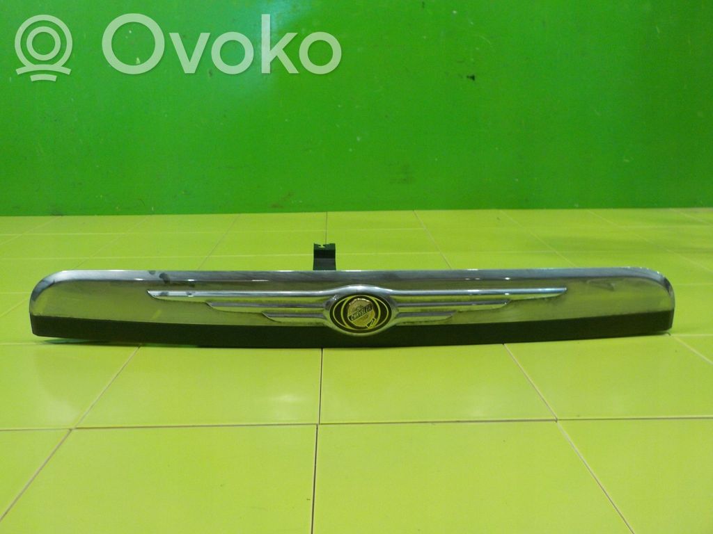 Chrysler Grand Voyager V Tira de luces traseras/cubierta de placa de matrícula 