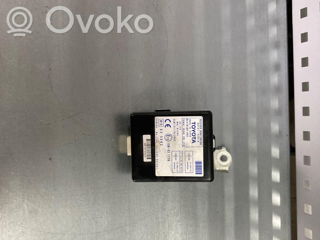 Toyota Corolla Verso AR10 Door control unit/module 