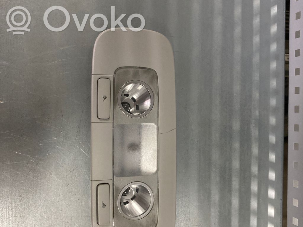 Volkswagen PASSAT B6 Lampka podsufitki tylna 