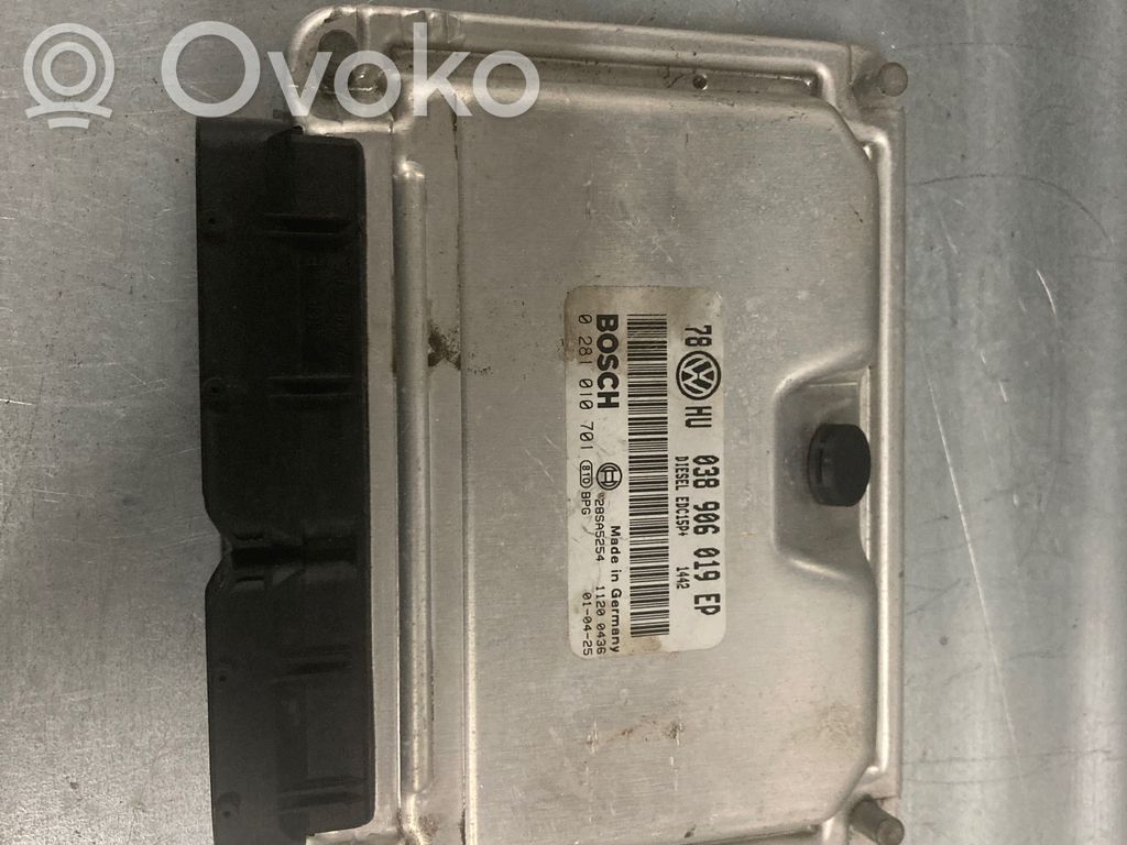 Volkswagen PASSAT B5.5 Engine control unit/module 