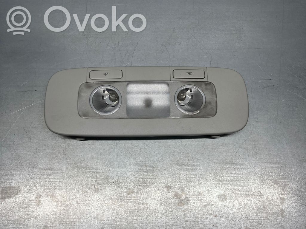 Volkswagen PASSAT B6 Lampka podsufitki tylna 