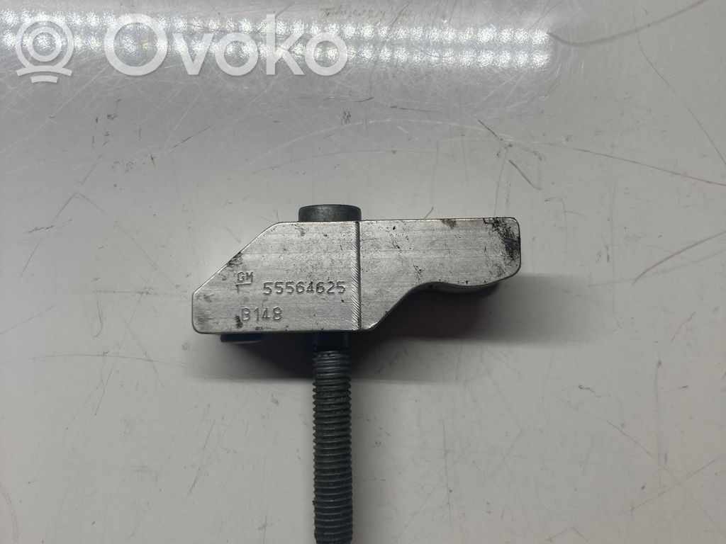 Opel Insignia A Uchwyt / Mocowania wtryskiwacza 