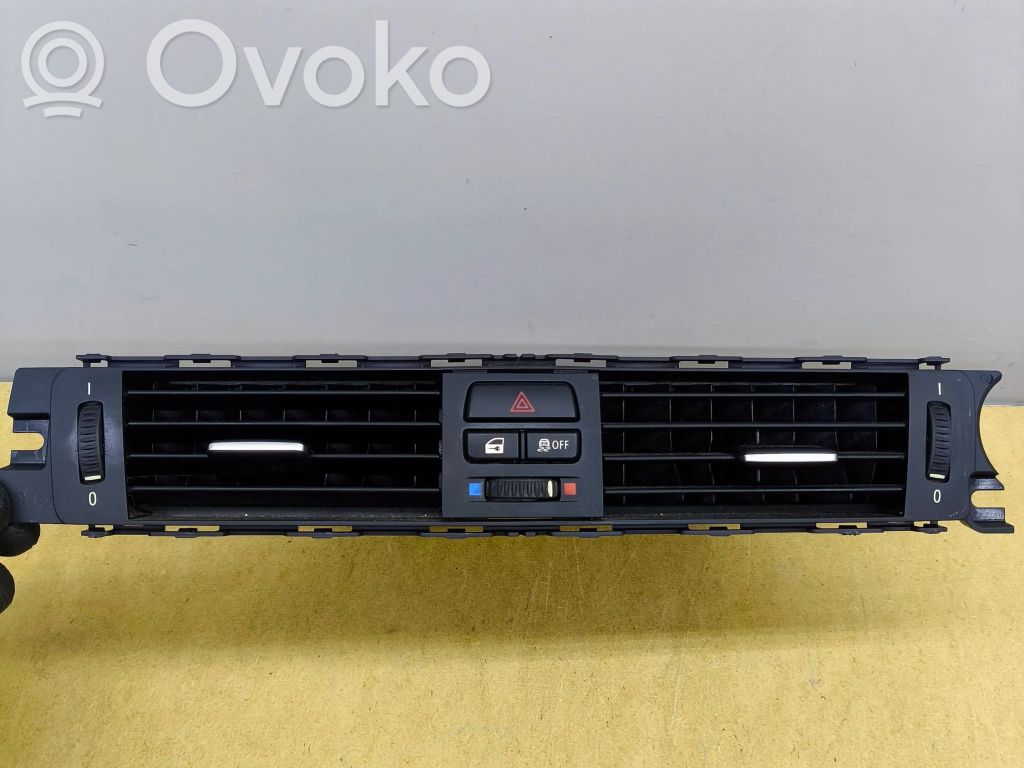 BMW 3 E90 E91 Centrinės oro grotelės 