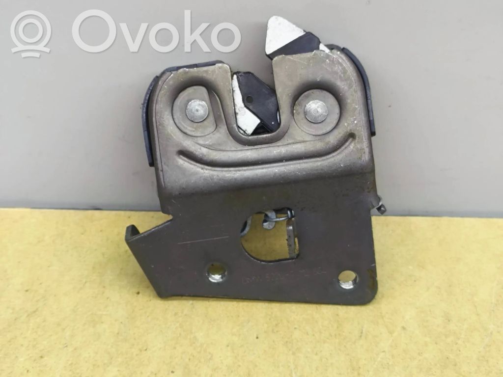 Seat back rest lock catch   7112864