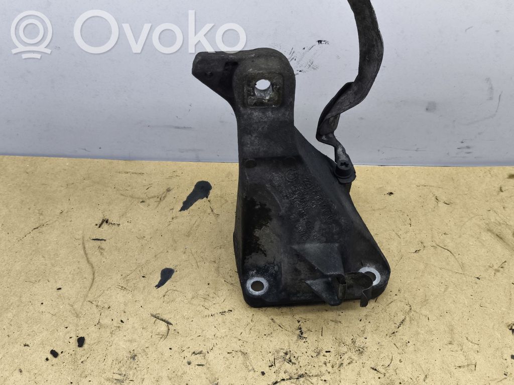 BMW 1 E81 E87 Engine mounting bracket 