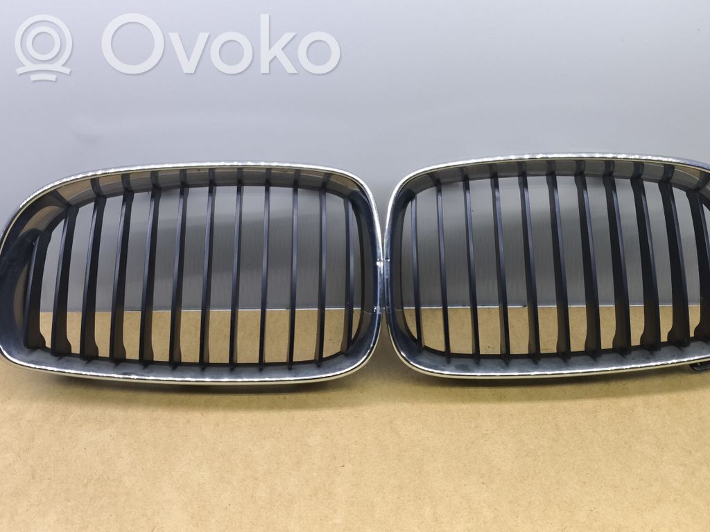 Front bumper upper radiator grill   7166439