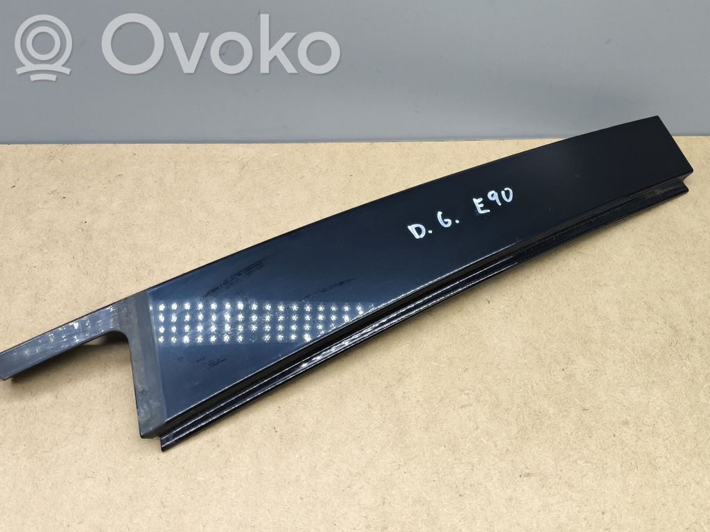 Rear door trim (molding)