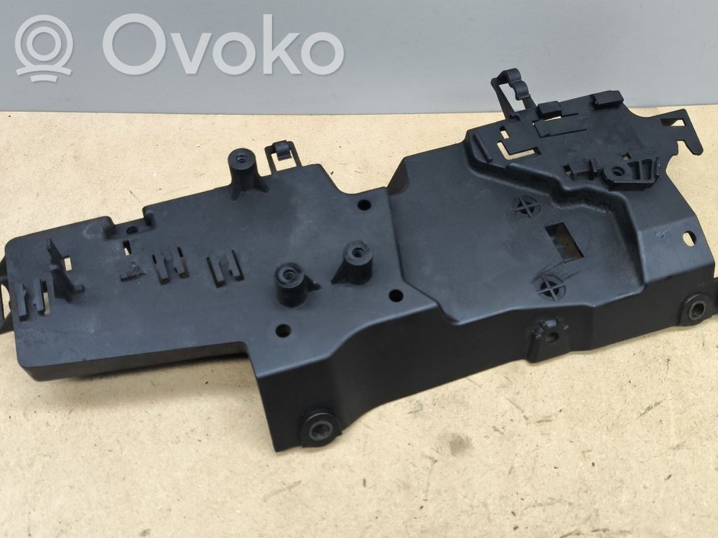 BMW 3 E90 E91 Other engine bay part 