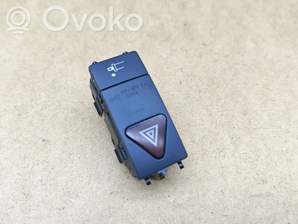 Mercedes-Benz E A207 Comutator lumini pericol 