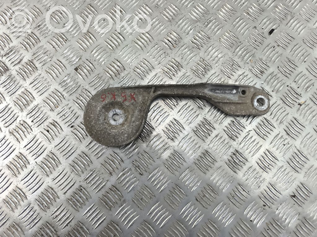 BMW X5 E70 Cits aizmugures šasijas elements 
